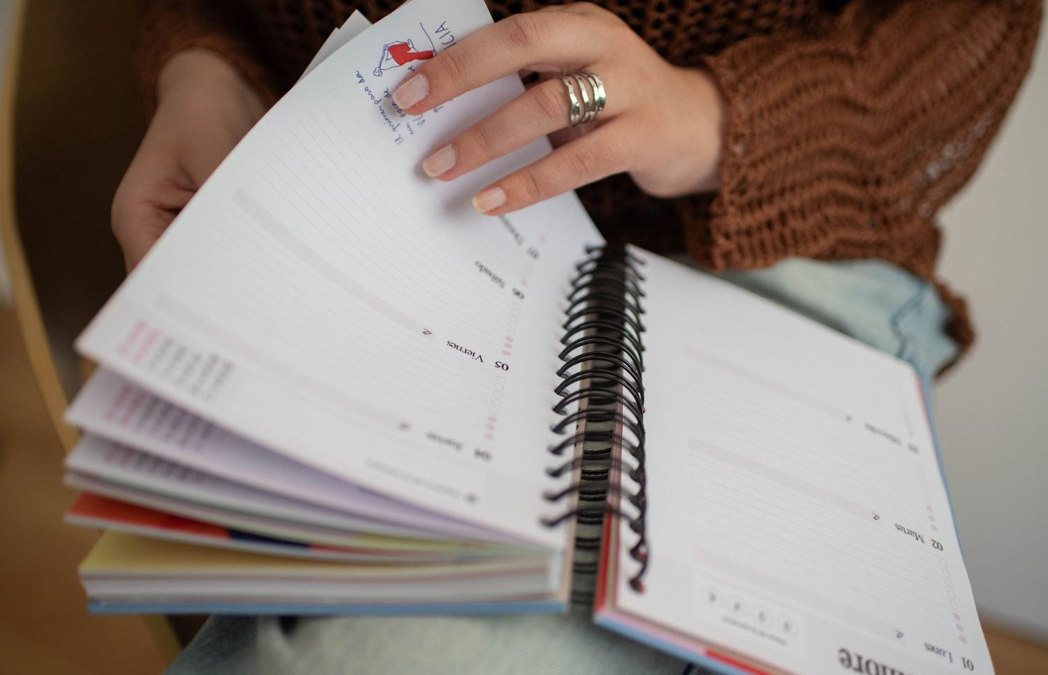 Agenda para Opositores 2025 2026, pensada exclusivamente para poder mantener un proceso organizado. 100% pensada para cada opocompi, y producido en España.