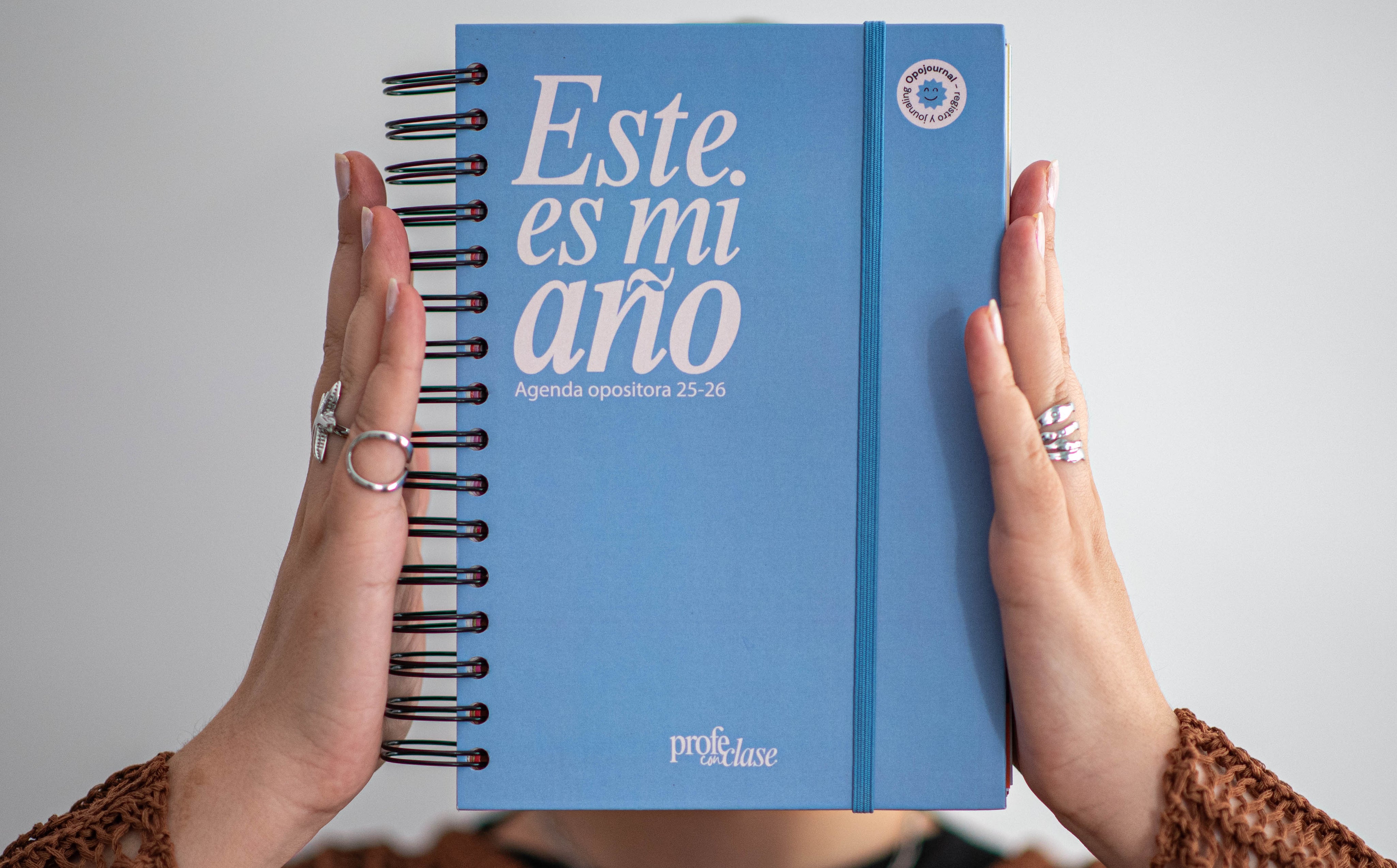 Portada de la Agenda OpoJournal 25·26 en color azul con la frase “Este es mi año”.

